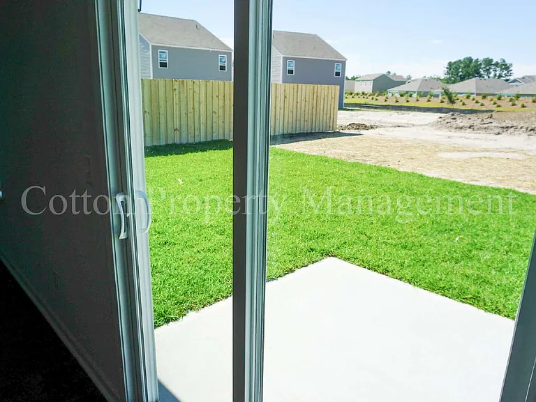 602 Draymore Dr NE — Photo 23