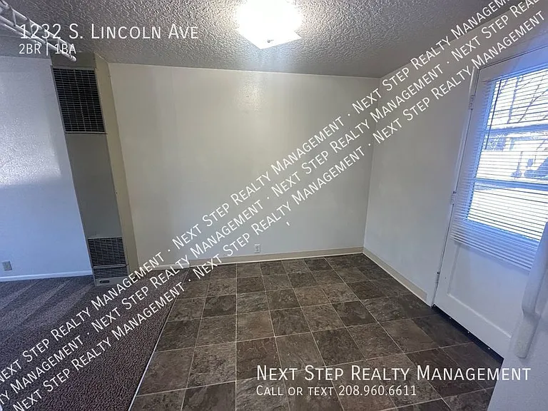 1232 S Lincoln Ave — Photo 5