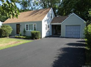 28 Hilltop Drive, New Windsor, NY 12553