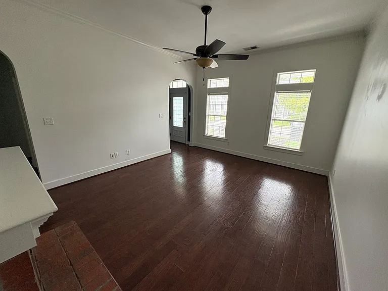 4665 Clubview Dr — Photo 12