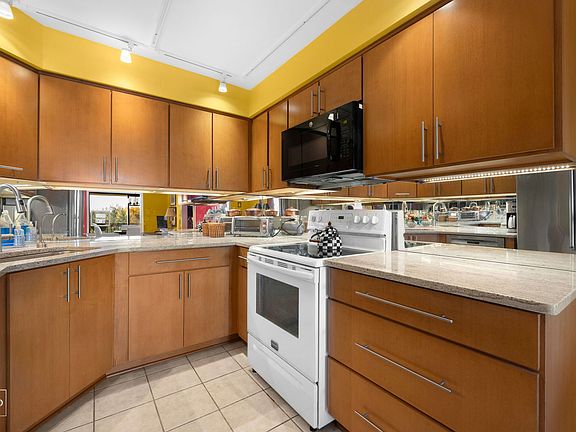4th image of 77 Lake Hinsdale Dr APT 404