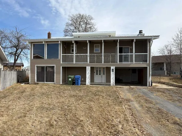 5816 W 60th Ave, Rocky Mountain House, AB T4T 1K2