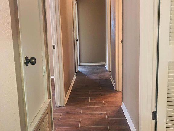 3rd image of 6610 Shady Lake Dr