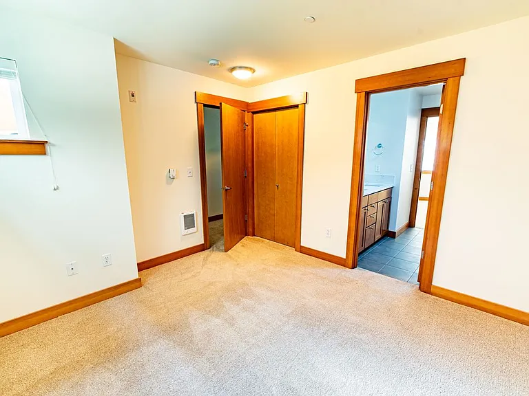 Union Bay Lofts — Photo 9