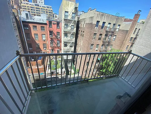 Rented by J PRESTON AND ASSOCIATES INC | media 4