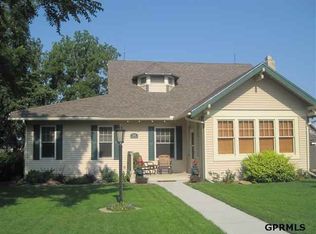 106 N Park Ave, Oakland, NE 68045