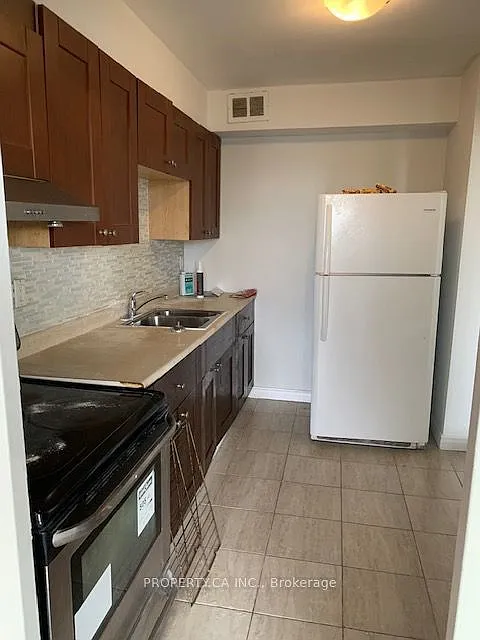 4 bed, $3,700 — Photo 2