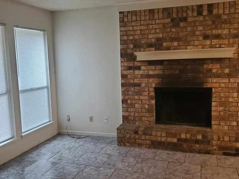 9607 Croxted Rd #9607 — Photo 2