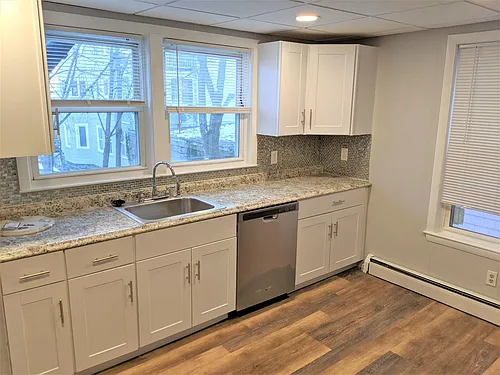 49 Hudson St Photo 1