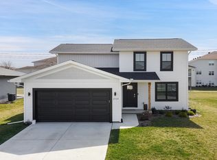 1719 Eide Rd, Bloomington, IL 61704