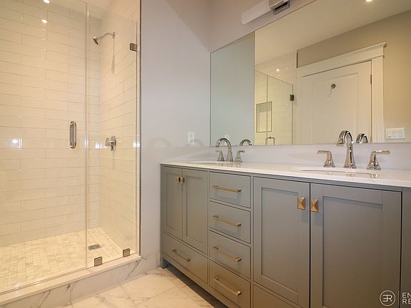 5th image of 11 Stearns Rd APT 6