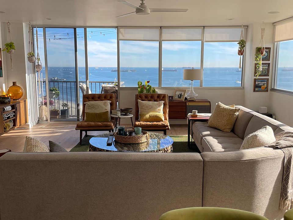View from dining area out to the blue Pacific!