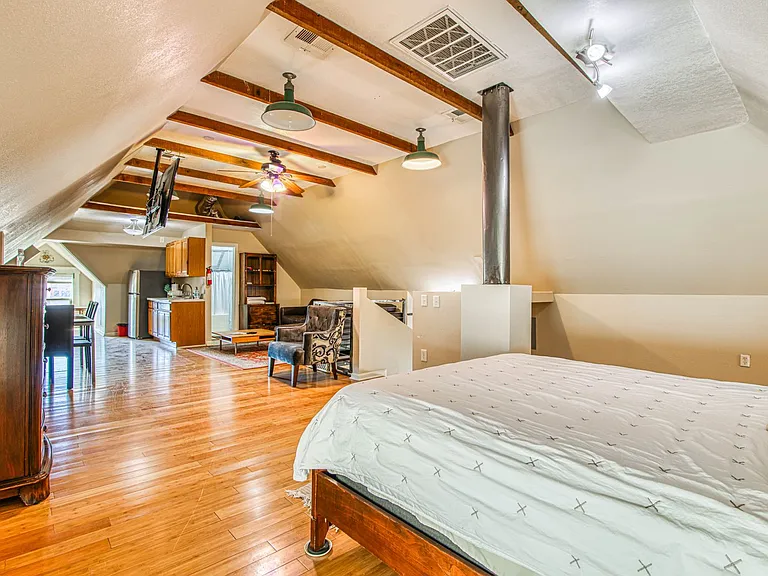 702 Myrtle Ave — Photo 39