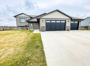 1922 23rd St S, Brookings, SD 57006