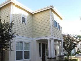 2nd image of 200 Toyon Ln