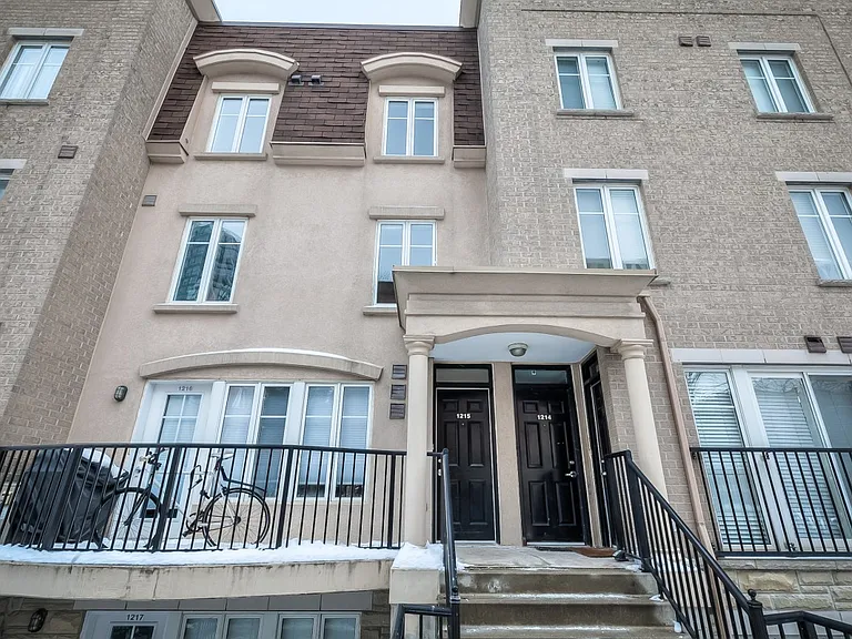 21 Pirandello St #1215 — Photo 21