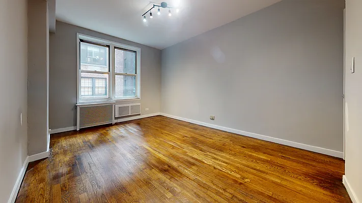 Rented by Bond New York | media 12