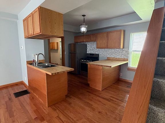 4th image of 1323 N 3rd St