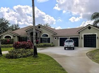 15400 Hawker Ln, Wellington, FL 33414