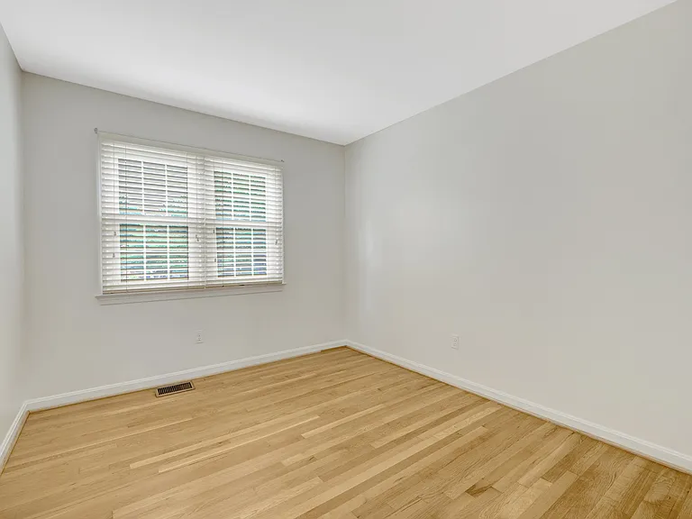 615 Kearney Ct SW — Photo 25