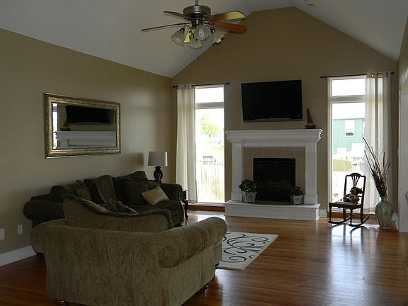 5th image of 1311 NW Persimmon Dr
