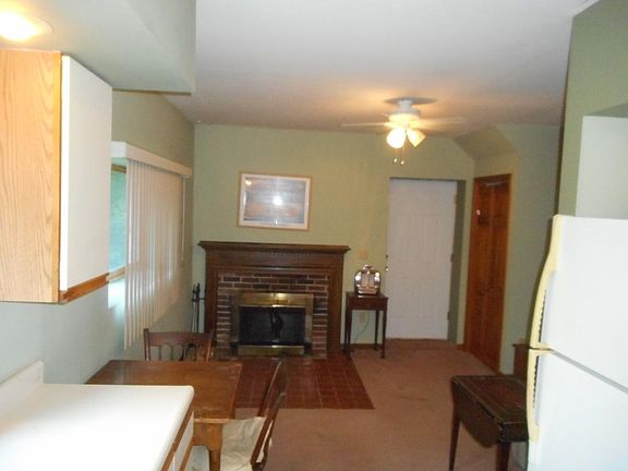 Living Rm w/fireplace
