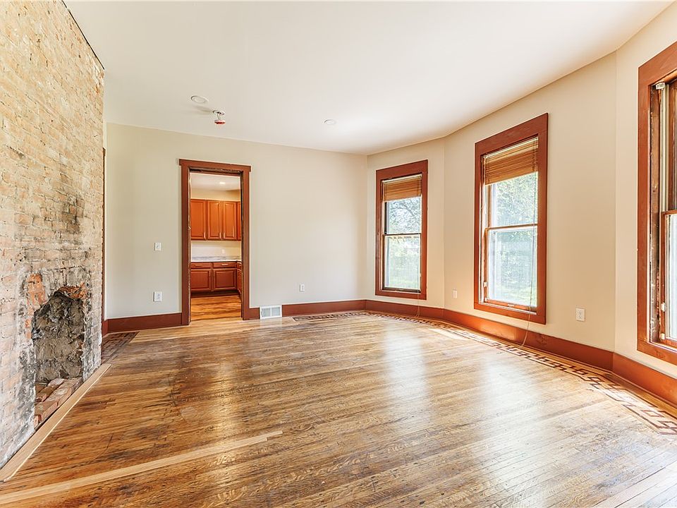 1st image of 268 Lyndhurst St