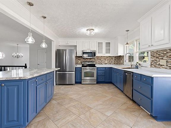 4th image of 3154 Bouchard Way NE