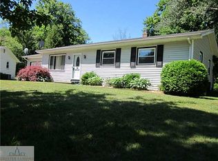 1335 S Briarfield Dr, Lansing, MI 48910