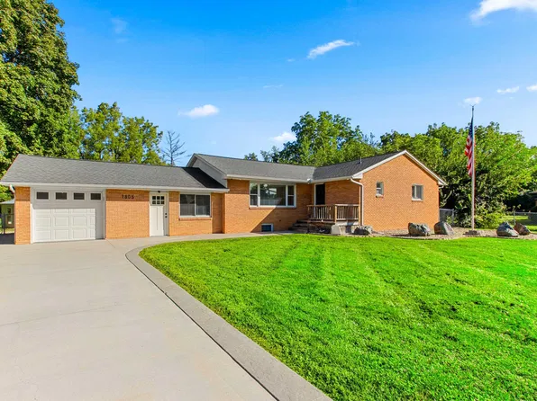 1805 Bloomington Rd, East Peoria, IL 61611