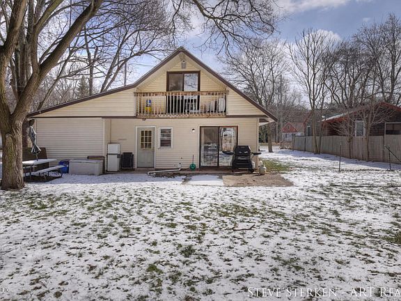 5th image of 678 Butternut Dr