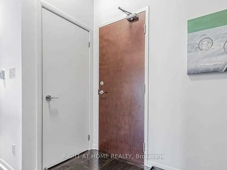 3391 Bloor St W #515 — Photo 4