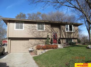 21110 Old Coach Rd, Elkhorn, NE 68022