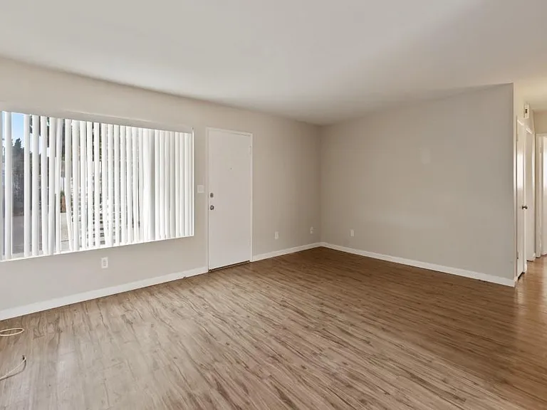 4033 Iowa St #4 — Photo 15