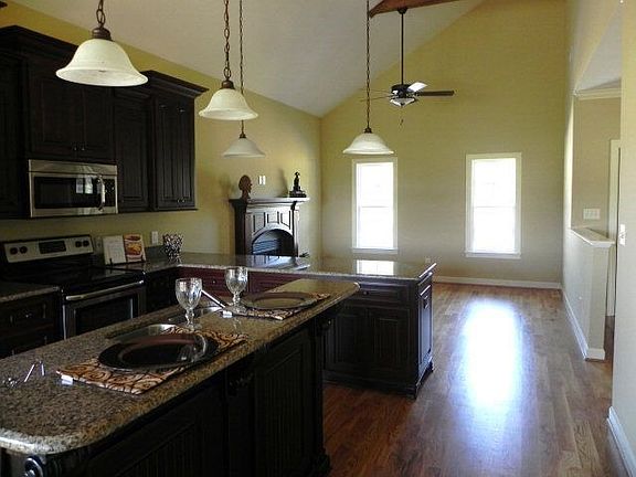 4th image of 100 Timber Lake Dr