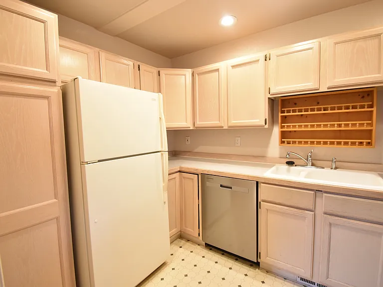57 E Ranch Dr — Photo 6