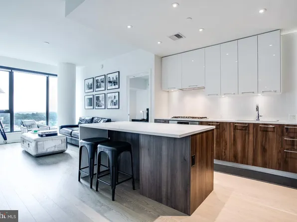 1650 Silver Hill Dr #1104, McLean, VA 22102