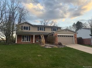 3123 Rolling Green Cir N, Rochester, MI 48309