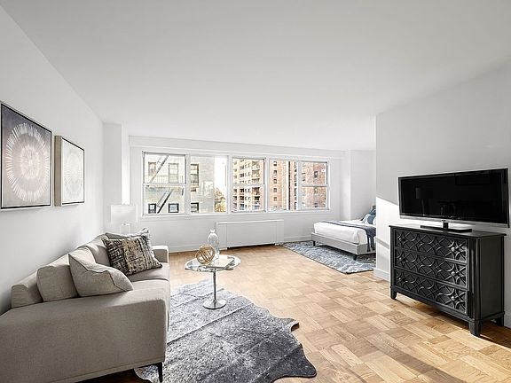 2nd image of 155 E 34th St APT 8V