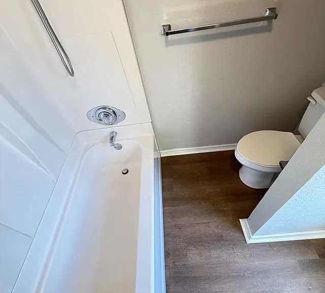 708 Champion Ct — Photo 25