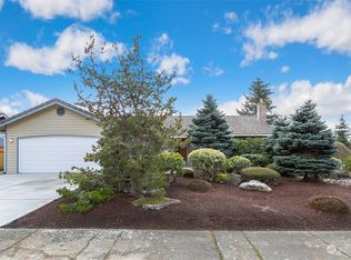 13703 SE 200th St, Kent, WA 98042