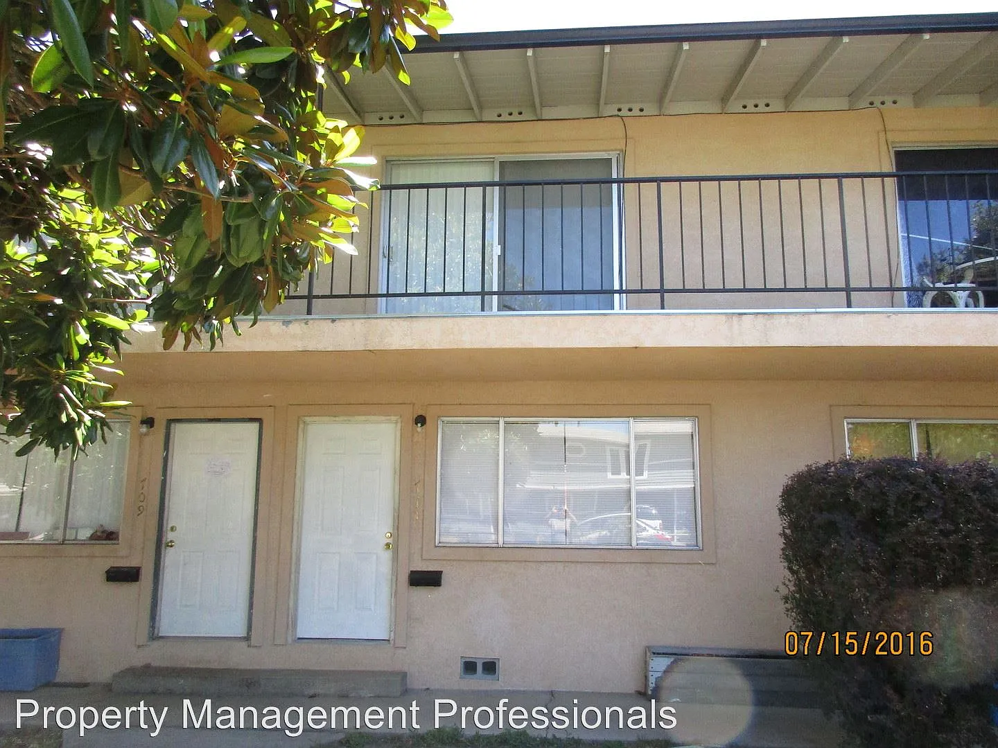 711 SE 9th St photo 1