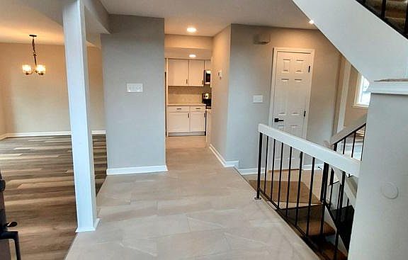 3rd image of 18587 Split Rock Ln