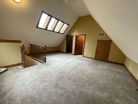 2nd image of 573-575 W Lincoln Ave