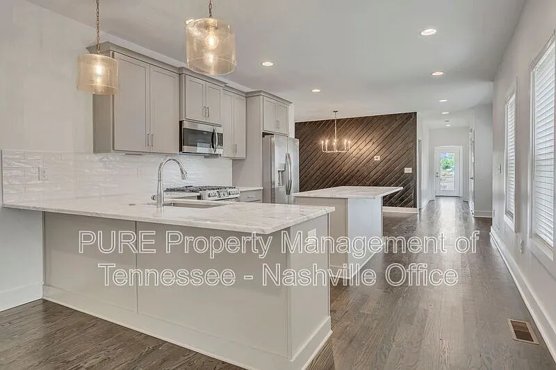 3 bed, 3.0 bath, 2200 sqft, $3,245 — Photo 2