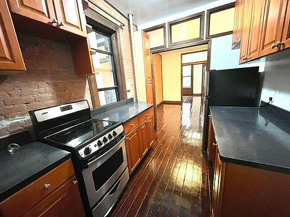 4th image of 415 W 44th St APT 9