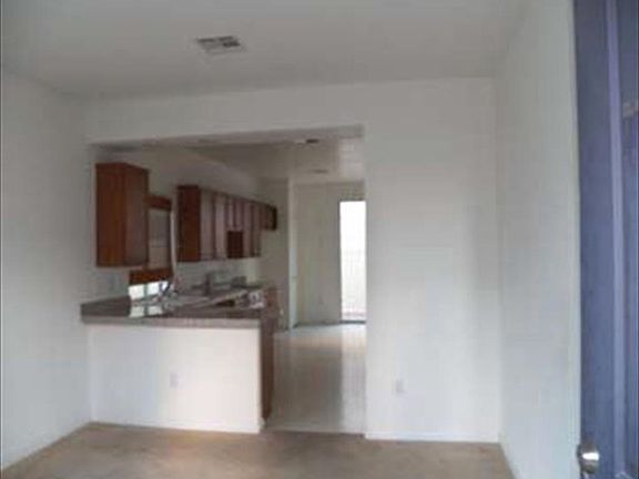 2nd image of 8122 Golden Flowers St