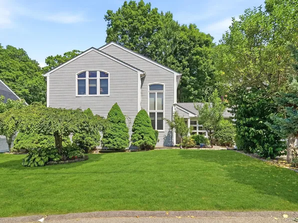 75 Glen Forest Street, Thornwood, NY 10594