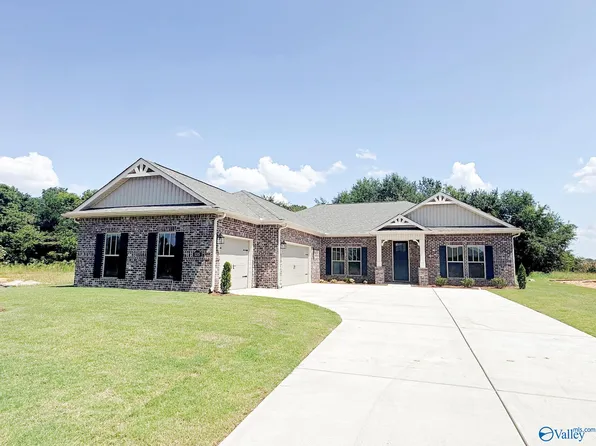 1215 Maplehurst St, Decatur, AL 35603