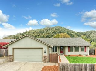 772 Riverside Ave, Gold Hill, OR 97525